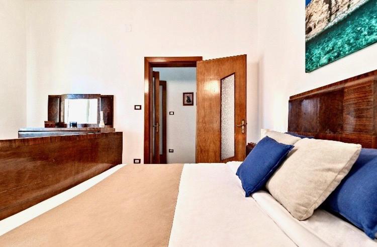 La Casa Di Julia Apartment Лече Екстериор снимка