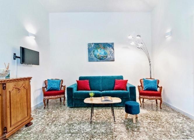 La Casa Di Julia Apartment Лече Екстериор снимка