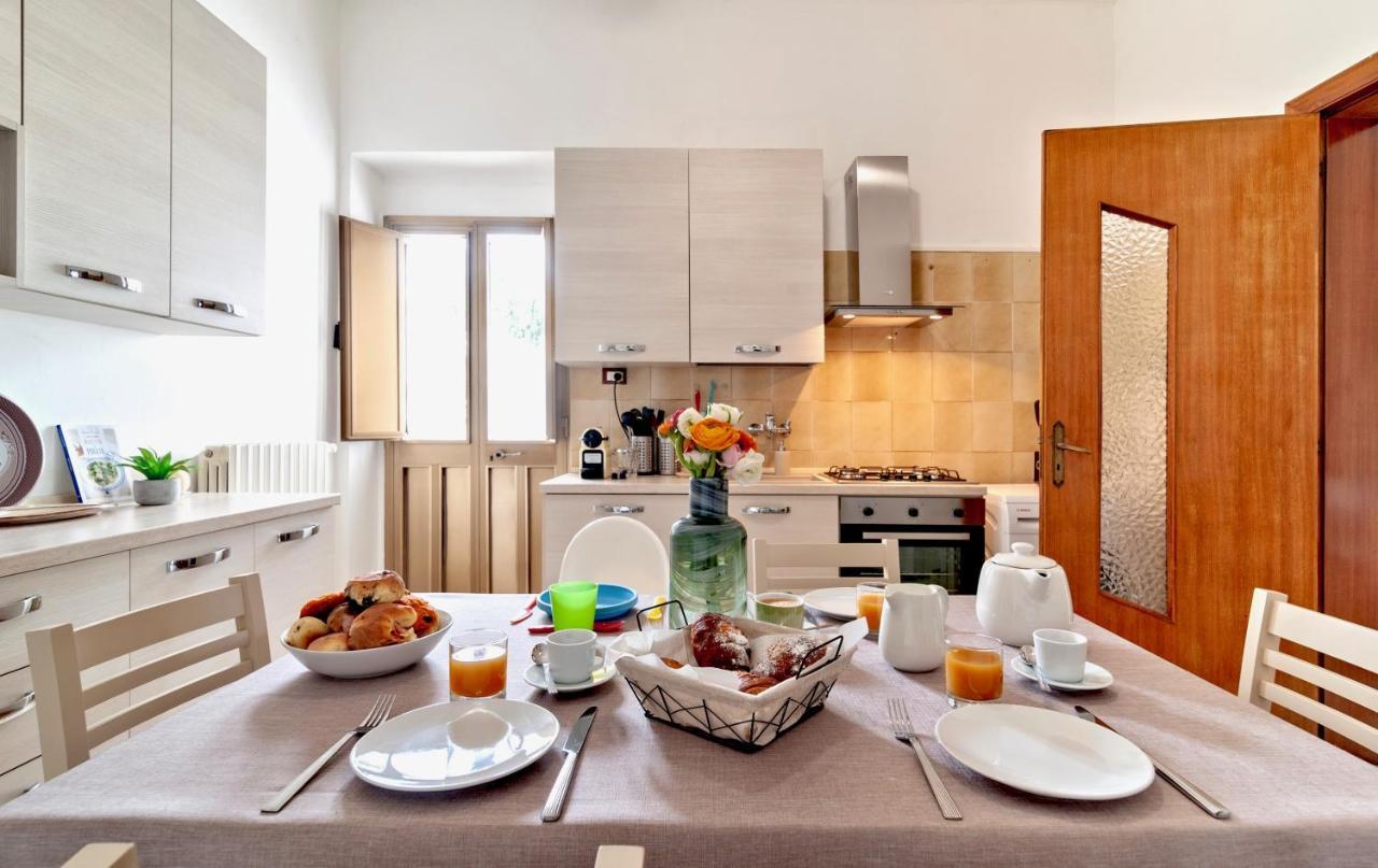 La Casa Di Julia Apartment Лече Екстериор снимка