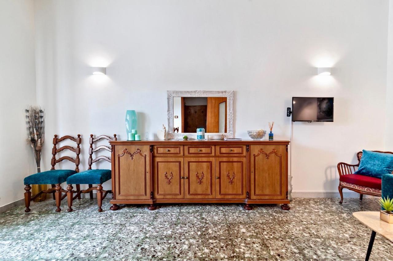 La Casa Di Julia Apartment Лече Екстериор снимка