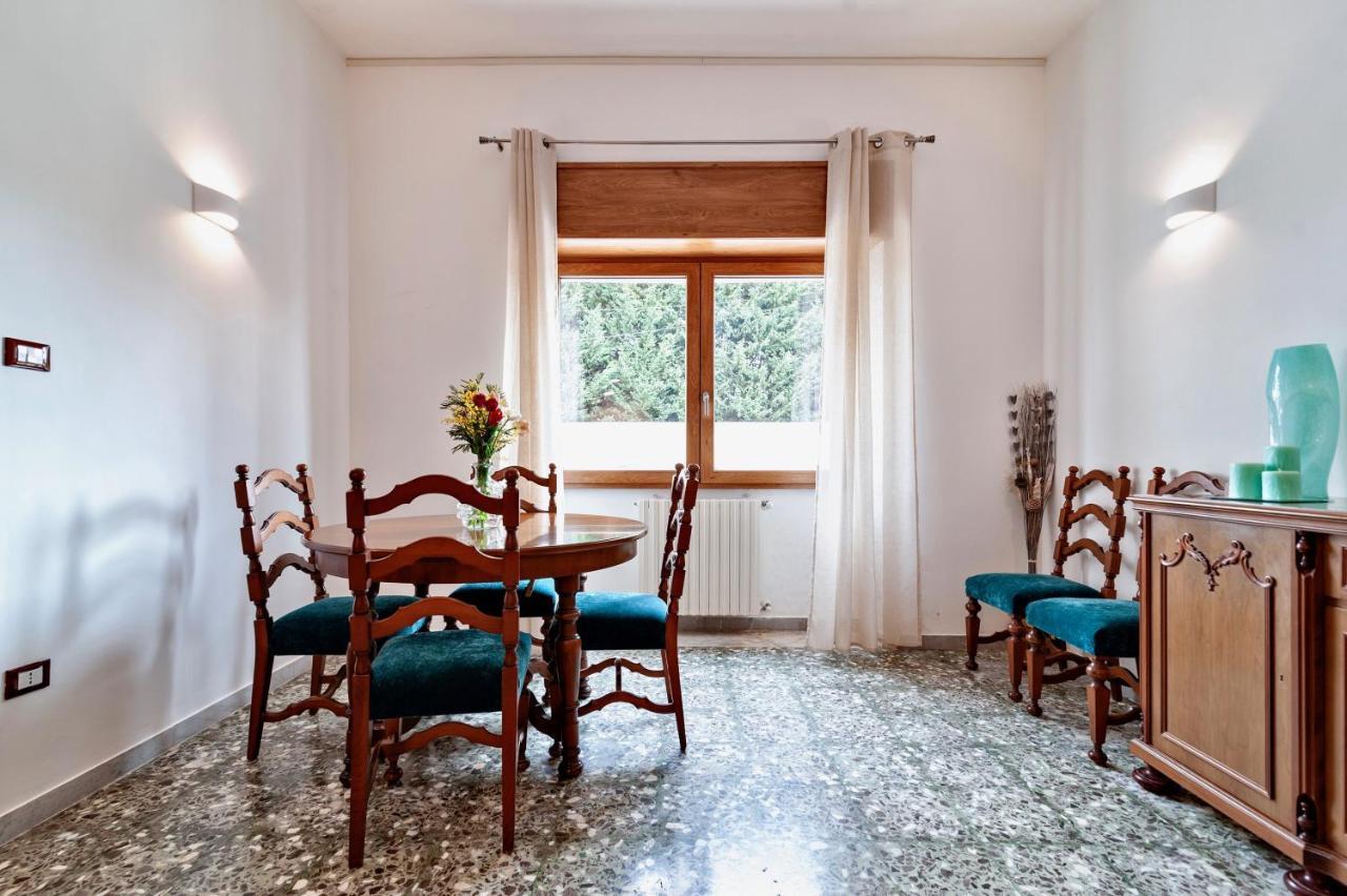La Casa Di Julia Apartment Лече Екстериор снимка