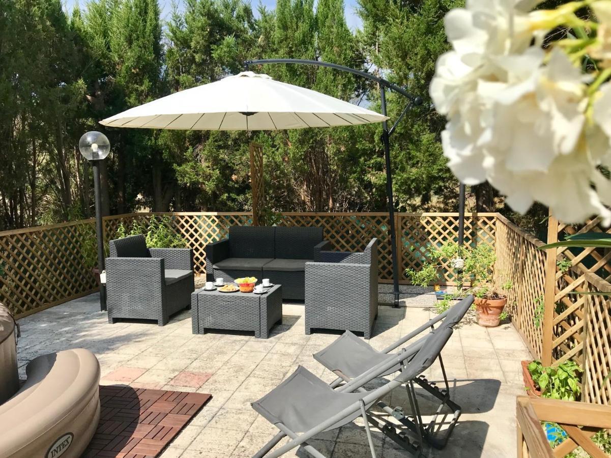 La Casa Di Julia Apartment Лече Екстериор снимка